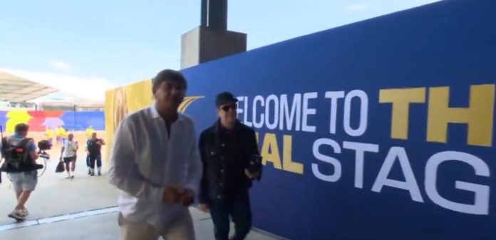 ¿Cábala?: el reconocido músico que bajó de los micros junto a los jugadores de la Argentina antes de la final del Mundial con España
