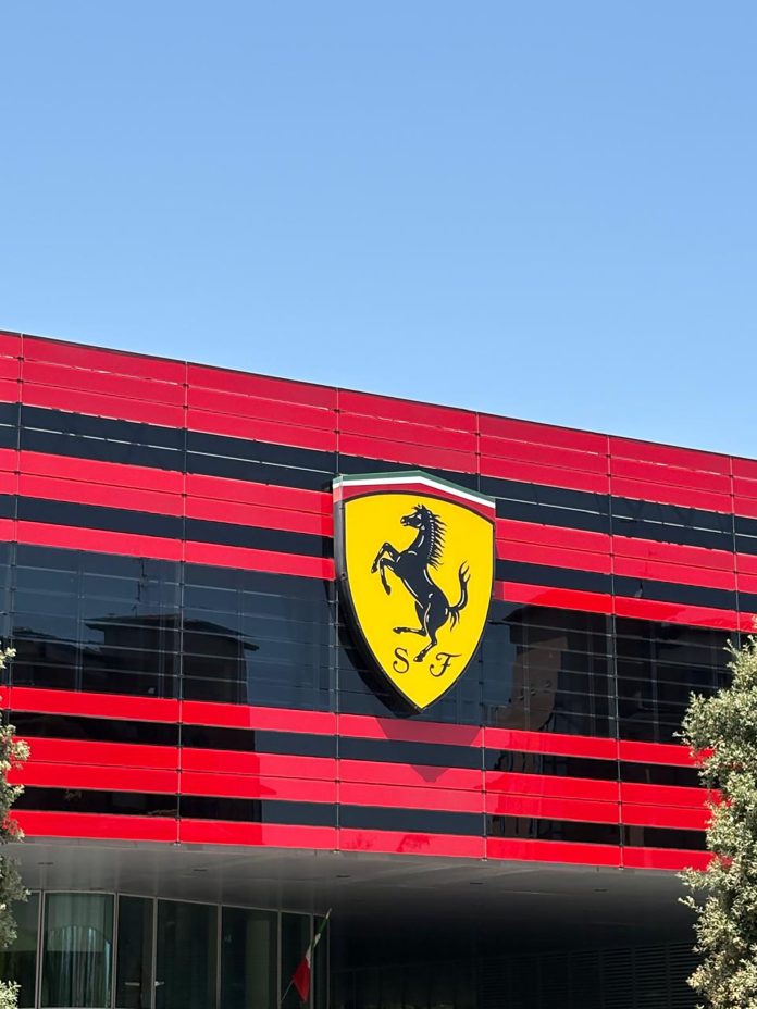 Cómo es la fábrica Ferrari por dentro