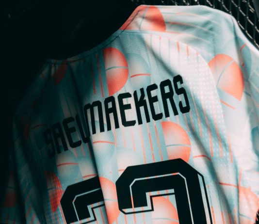 De Magritte a Senna: las historias ocultas detrás de las camisetas de fútbol que se convirtieron en símbolos