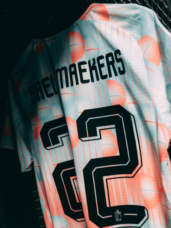 De Magritte a Senna: las historias ocultas detrás de las camisetas de fútbol que se convirtieron en símbolos