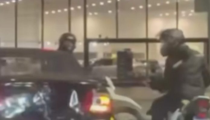 Delincuentes intentaron robar una moto, un conductor intervino y todo terminó a los tiros en Lanús
