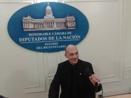 Detuvieron a un periodista que abusó sexualmente de su expareja dentro de su departamento