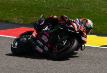 El accidente de Marco Bezzecchi en el MotoGP que le provocó una fractura de clavícula