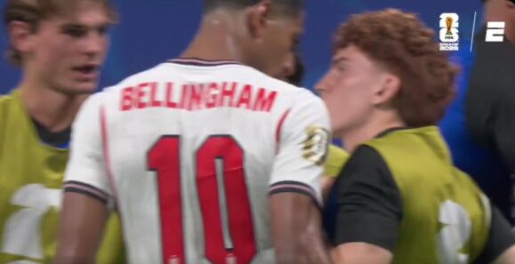 El cachetazo que Jude Bellingham le pegó a Valentín Barco tras la épica victoria de Argentina sobre Inglaterra en el Mundial