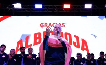 El emotivo discurso de Alfaro en el arribo de la selección de Paraguay a su país tras el Mundial: “Lo imposible no existe”