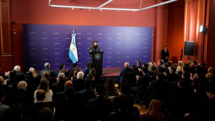 El Gobierno activa la estrategia por la reforma del BCRA: Milei volverá a reunirse con legisladores libertarios
