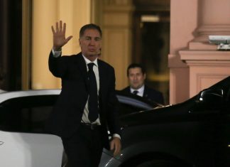 El Gobierno y la sombra de Adorni: un plan reduccionista para tratar de cambiar de tema