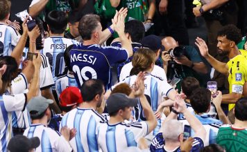 El guiño de los hinchas argentinos a los jugadores de Cabo Verde tras la batalla que le presentaron a La Scaloneta en el Mundial