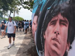 El tenso momento que vivió Ciro Martínez con la policía durante el banderazo de los hinchas argentinos en Miami
