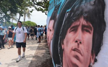 El tenso momento que vivió Ciro Martínez con la policía durante el banderazo de los hinchas argentinos en Miami