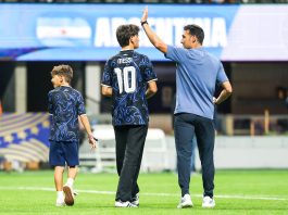 El tierno momento que vivió Scaloni con sus hijos y su esposa española Elisa Montero tras el pase a la final del Mundial 2026