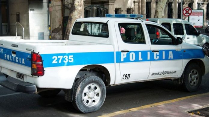 Engaños con citas falsas, secuestros y transferencias forzadas: investigan a una banda de “viudos negros” en Mendoza