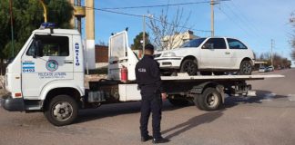 Escaparon tras un control policial, chocaron y la Policía encontró droga en el auto: ambos se encuentran prófugos