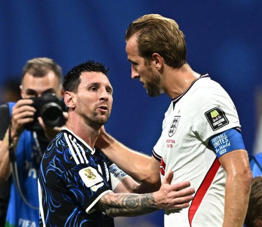 “Estamos destrozados”: la autocrítica de Harry Kane tras la caída ante Argentina y la frase sobre Messi que retumbó en Inglaterra