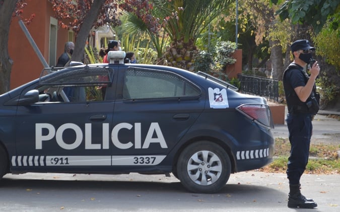 Femicidio en Mendoza: un hombre mató a su pareja y se escapó, pero se entregó en una comisaría más de 24 horas después