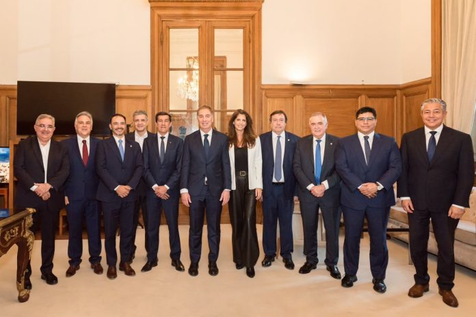 La Casa Rosada busca convencer a los gobernadores de incorporar colectoras para suspender las PASO