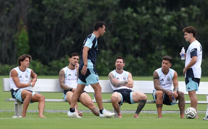 La prueba final: Scaloni evaluará a los futbolistas y definirá el equipo en el último entrenamiento antes de jugar contra España