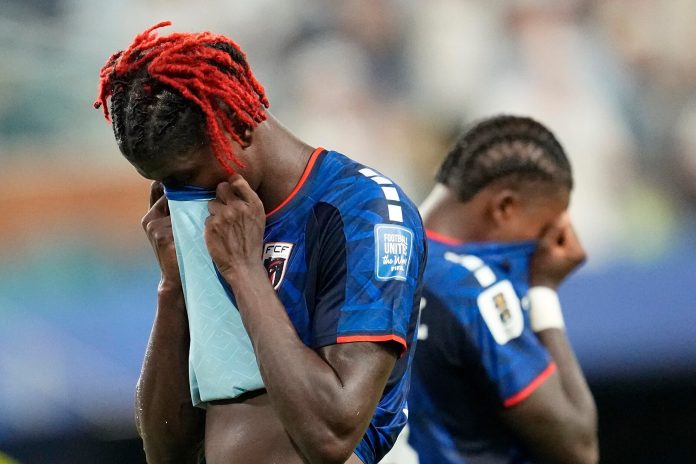 La selección de Cabo Verde llegó a su país tras la histórica participación en el Mundial: el multitudinario recibimiento