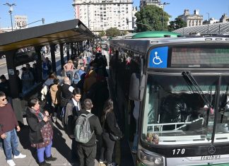 La UTA alcanzó un acuerdo salarial para un trimestre y se diluye la amenaza de un paro de colectivos en el AMBA