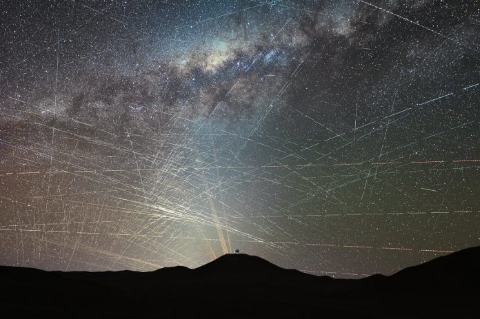 Las constelaciones de satélites pueden tener “consecuencias devastadoras para la astronomía”, según estudio