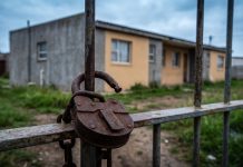 Robaron en una casa de La Plata y se llevaron 5 mil dólares