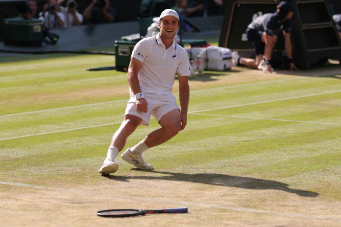 Su padre multimillonario dirige a un club de la Ligue 1 de Francia y él es semifinalista en Wimbledon: la historia de Arthur Fery
