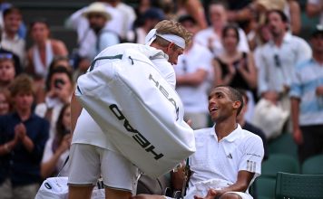 Tenso saludo, reproches y polémica entre el número 4 del mundo y su rival en Wimbledon: “Si estás lesionado, te retirás”