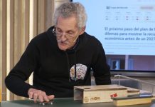Tiene 74 años, empezó a practicar fingerboard en la pandemia y hoy es una de las figuras más queridas de la disciplina