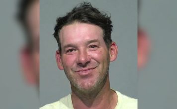 Tony Romo es arrestado por conducir intoxicado en el condado de Milwaukee