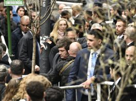 Tras el contundente reclamo de la AMIA, el Gobierno prometió colaborar con la causa pero no tiene en carpeta nuevas medidas