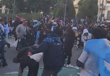 Un hombre intentó robar un celular en medio de los festejos en el Obelisco, lo descubrieron y lo salvó la policía