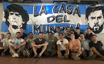 Veinte amigos alquilaron una casa para vivir juntos el Mundial: home office y visitas familiares