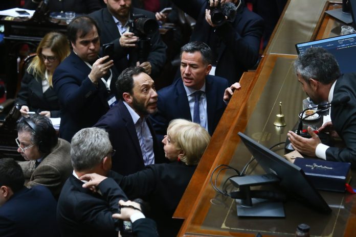 Así fueron los fuertes cruces en Diputados por un artículo tras la aprobación de la reforma de la carta orgánica del BCRA