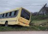 Ataque salvaje en Tucumán: un delincuente se hizo pasar por un pasajero, apuñaló al chofer de un colectivo y provocó un choque
