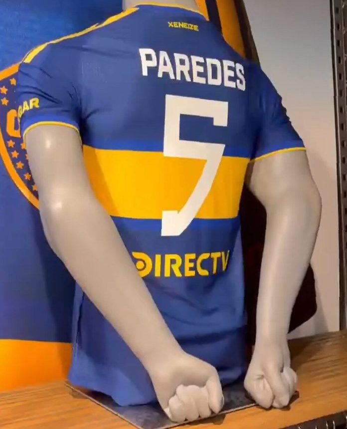 Boca Juniors lanzó su nueva camiseta titular con un cambio en su escudo