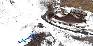 Con un operativo aéreo rescataron a una pareja de puesteros aislada por las nevadas en Neuquén