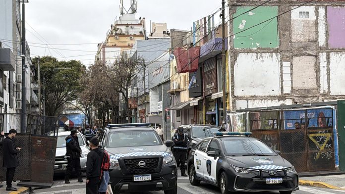 Desalojan una sinagoga en Flores luego de una disputa judicial entre dos grupos de fieles