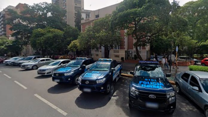 Dos agentes de la Policía Federal Argentina simularon un allanamiento y robaron más de $30 millones en una casa de Córdoba