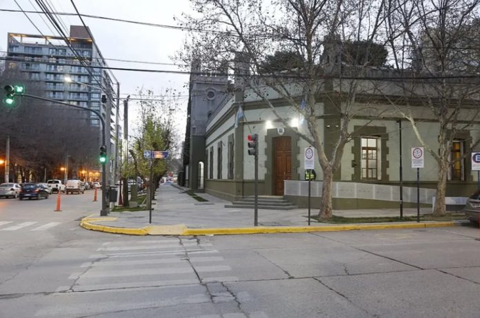 Echaron a tres empleados estatales de Neuquén por presentar certificados de salud truchos y faltar sin aviso