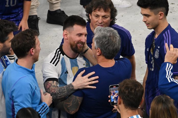 El día que Lionel Messi se emocionó en una nota por el mensaje que le dejó su padre Jorge: “Por encima de buen jugador, sos una excelente persona”
