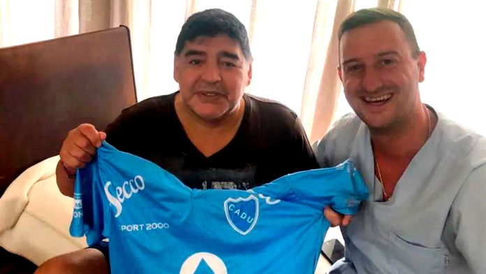 El masajista de Maradona aseguró que Diego empeoraba y sus médicos no hacían nada: “Era desesperante”