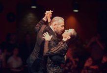 Era gimnasta, se quedó ciega a los 20 años y eligió ser bailarina de tango para moverse con plenitud: “La música me transmite imágenes”