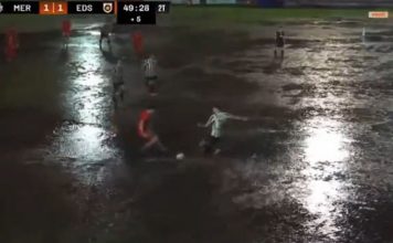 Fútbol de ascenso bajo el agua: las exóticas imágenes del partido de Primera C que se jugó en pleno temporal