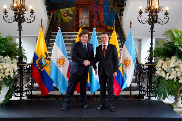 Javier Milei se reunió con el presidente Daniel Noboa en Ecuador y firmaron acuerdos comerciales y de seguridad