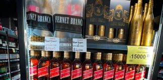 La Aduana y la DGI incautaron y destruyeron bebidas alcohólicas de origen extranjero por más de $24 millones