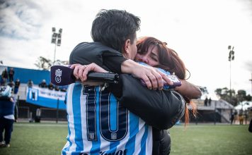 La historia de amor detrás del beso “a lo Casillas y Sara Carbonero” en el festejo del campeón del fútbol femenino en Argentina