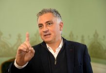 La Libertad Avanza bonaerense presiona por la unicameralidad y un lugar en la Suprema Corte