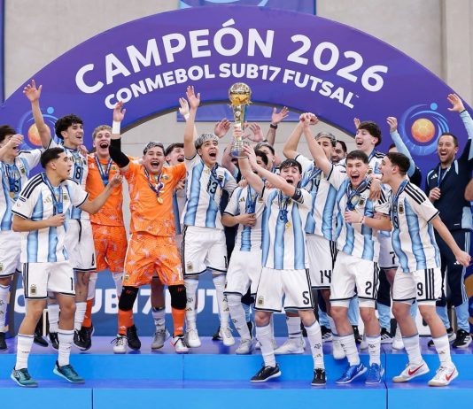 La selección argentina le ganó 2-1 a Brasil en el suplementario y se quedó con el Sudamericano Sub 17 de futsal: el alocado festejo