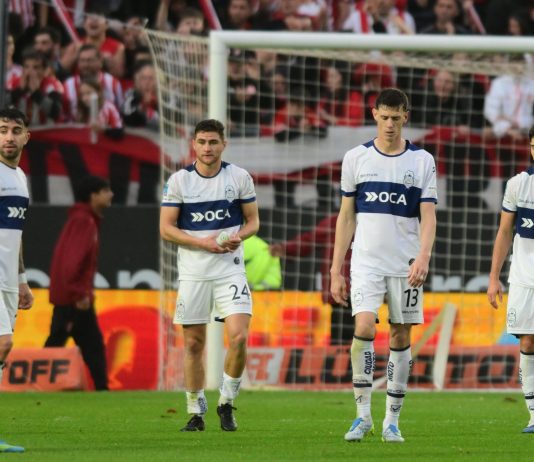 Las dos expulsiones de Gimnasia ante Estudiantes en el clásico de La Plata: el detalle del VAR y la doble amarilla en tres minutos