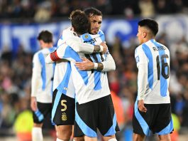 Leandro Paredes adelantó que viajará a Rosario para apoyar a Lionel Messi tras la muerte de su padre: “Lo sentimos como propio”